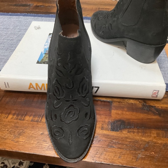 Booties - Picture 3 of 4